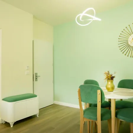Luxury Near Arena Stadium Apartment