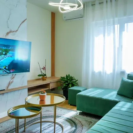 Luxury Near Arena Stadium Apartment